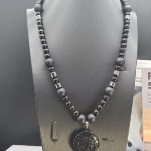 Garnet eye of Horus beaded necklace (black)