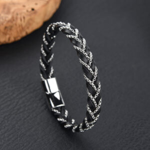 Custom hot selling man stainless steel chain black microfiber leather (silver)
