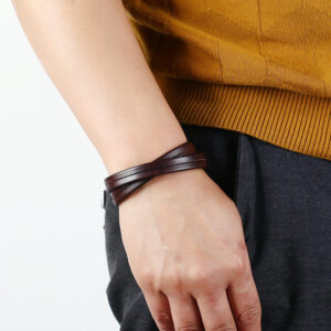 Retro fashion brown or black leather bracelet for men